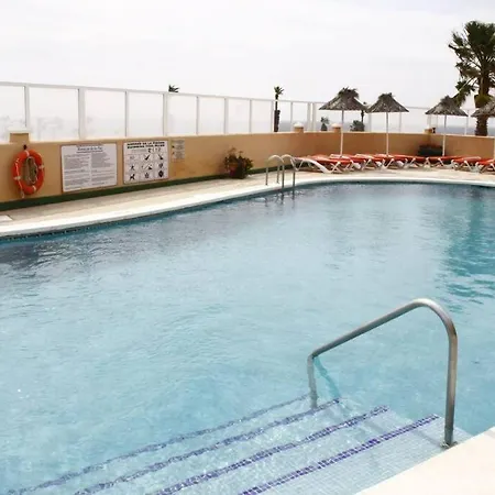 Apartman Bright Apt, Terrace,heated Pool.