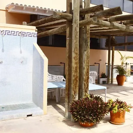 Διαμέρισμα Bright Apt, Terrace,heated Pool.